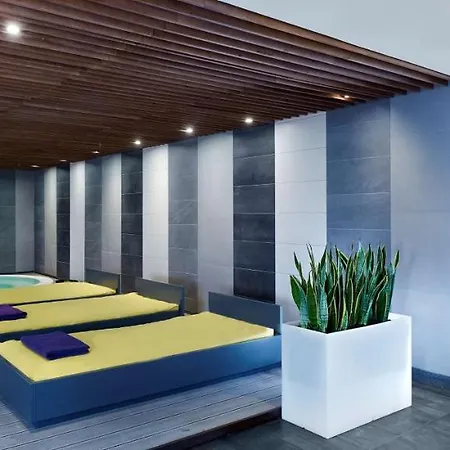 מלון Park Plaza Belvedere 4*