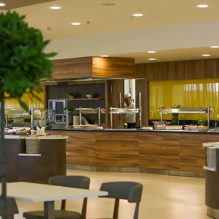 Park Plaza Belvedere Hotel 4*